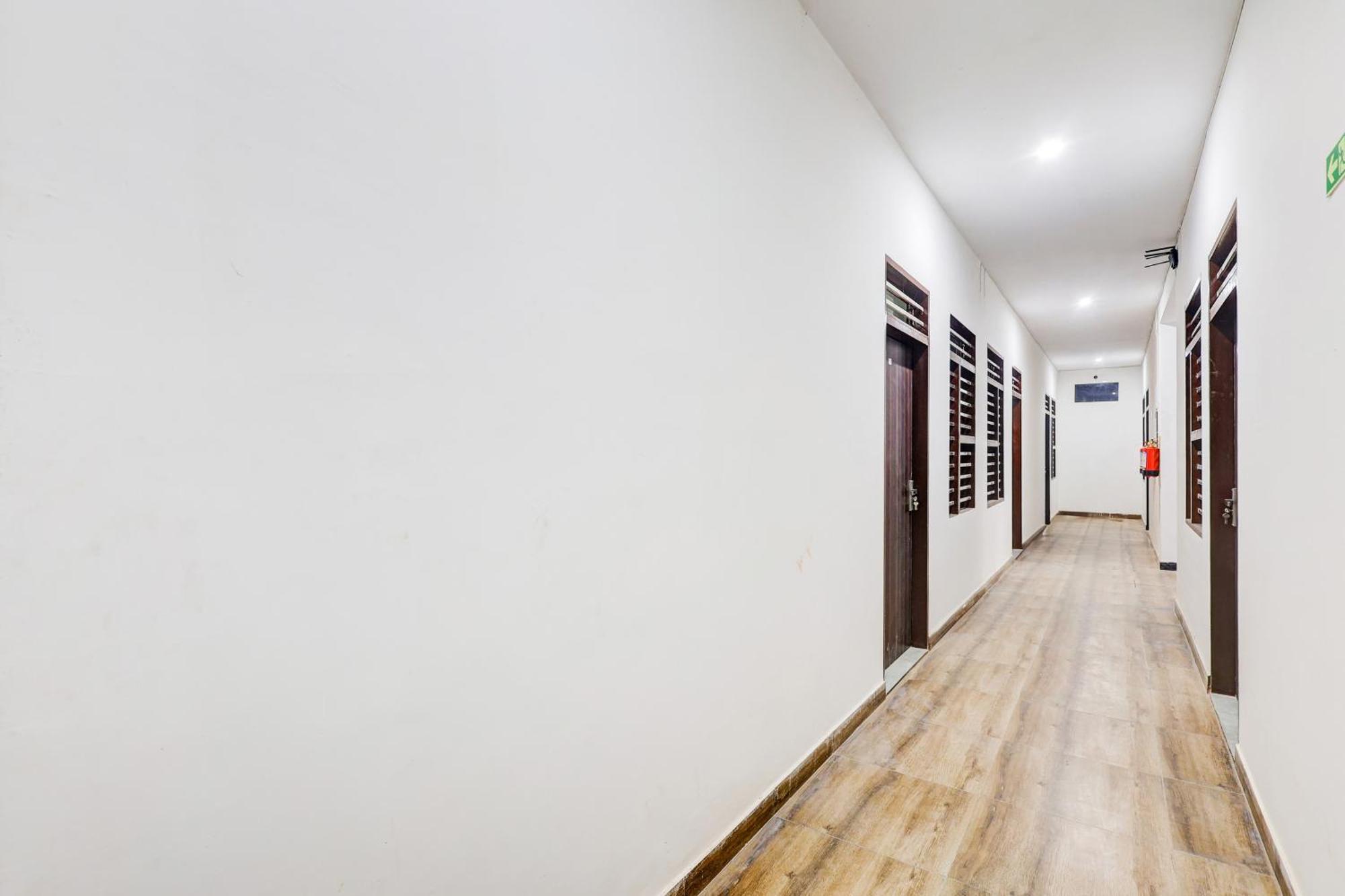 Super Hotel O Aravali Vihar 비와디 외부 사진